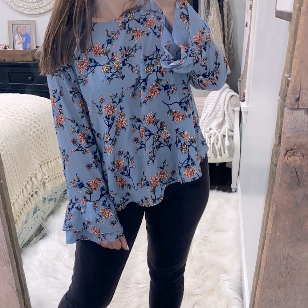 Melloday blue floral boho top; size xLarge - Picture 2 of 5